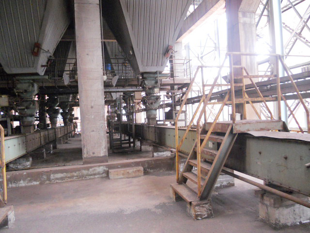 宝钢股份高炉1#矿槽双层阀、插板阀刮板机、斗提机